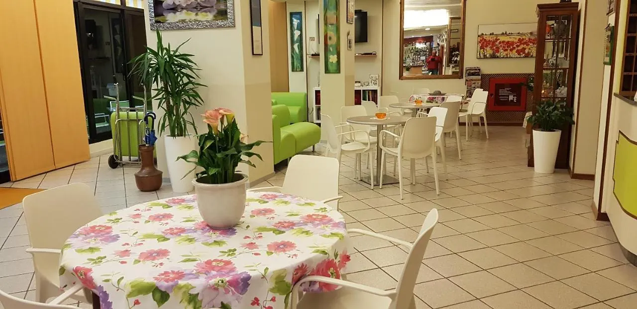 Hotel La Falena チェルヴィア