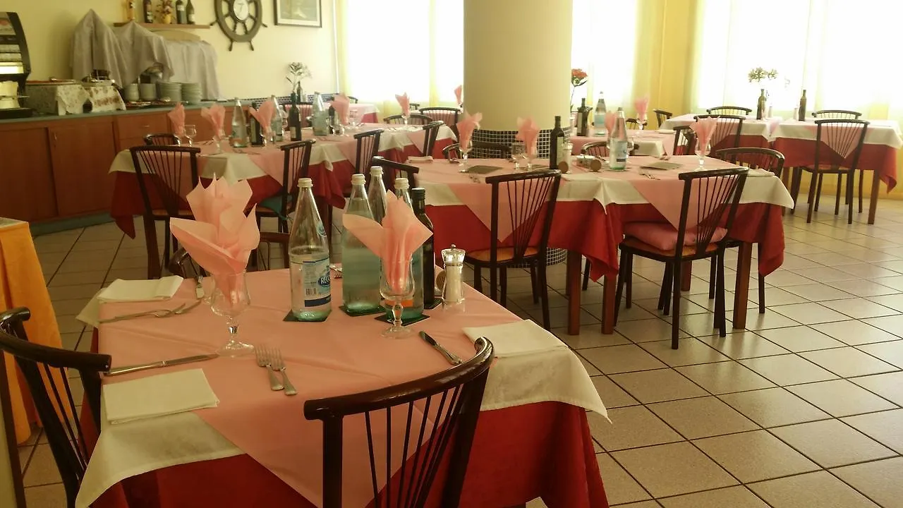 Hotel La Falena チェルヴィア