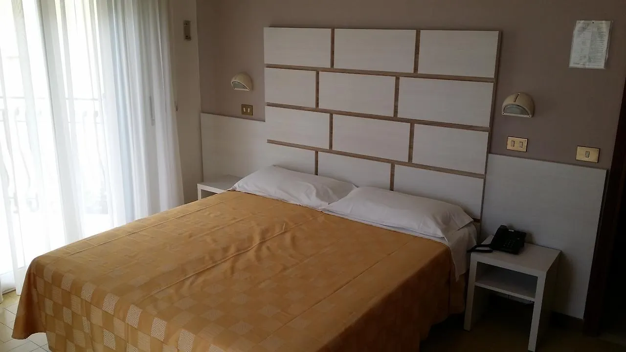 Hotel La Falena チェルヴィア