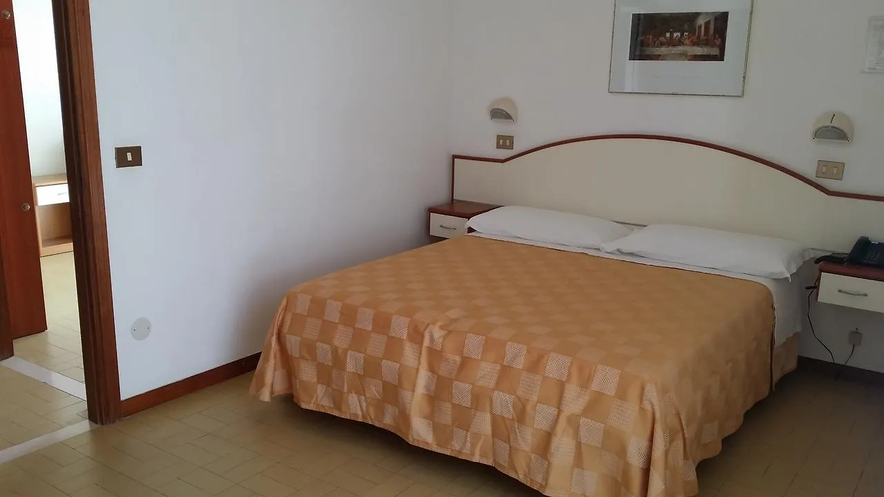 Hotel La Falena チェルヴィア